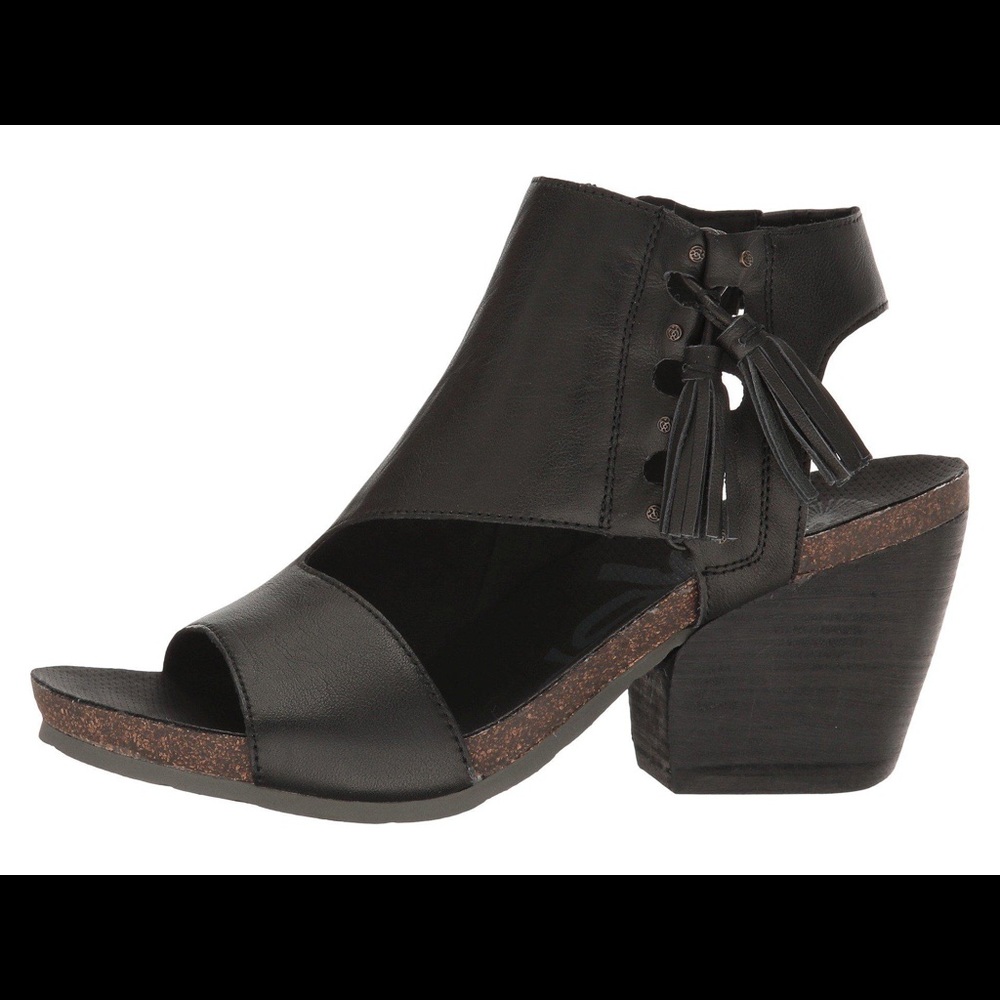 OTBT SANDALS!